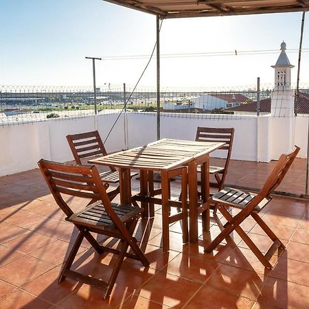 Blife Marya Private Rooms - Airport Stay FAO Exteriör bild