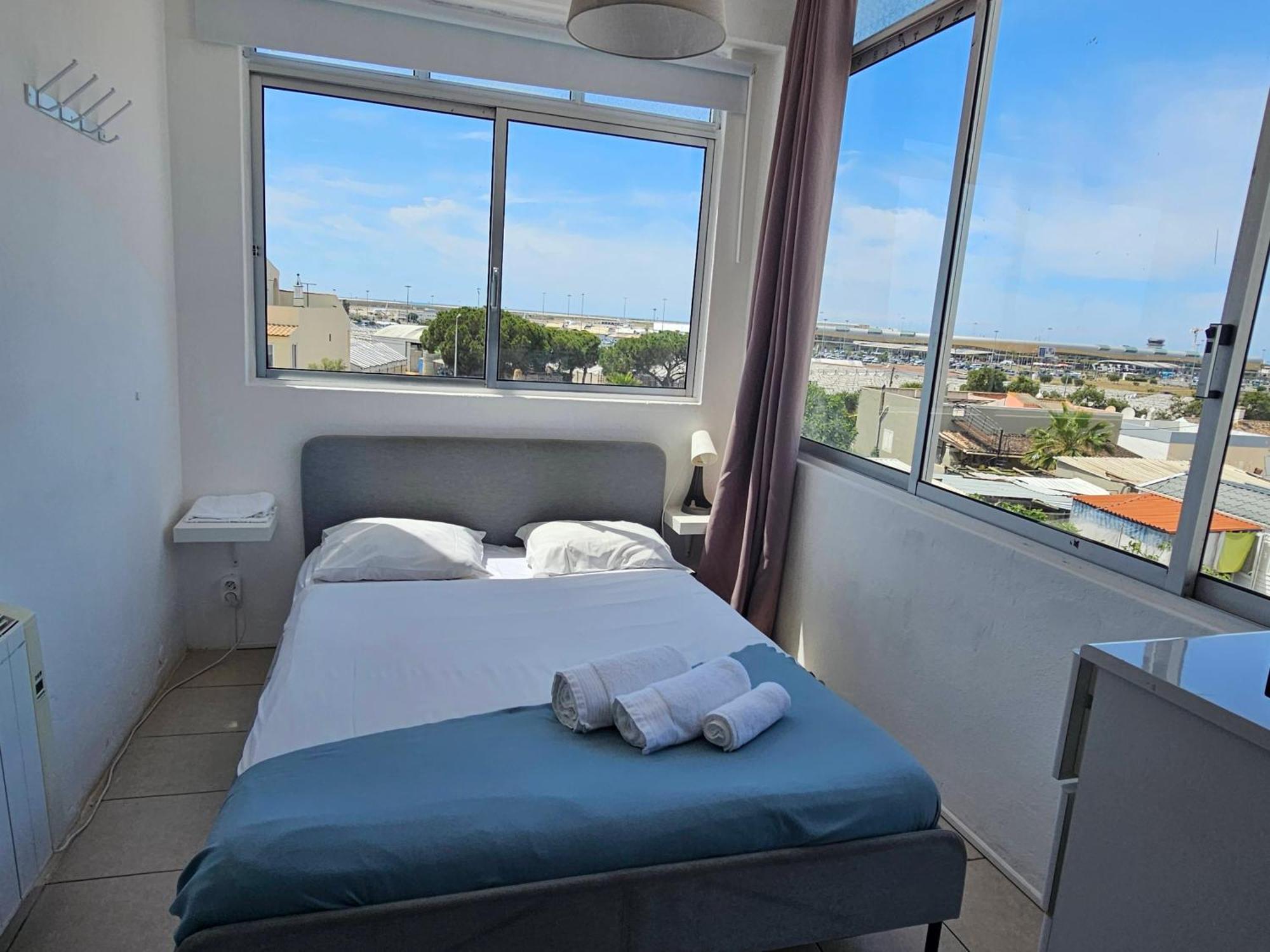 Blife Marya Private Rooms - Airport Stay FAO Rum bild